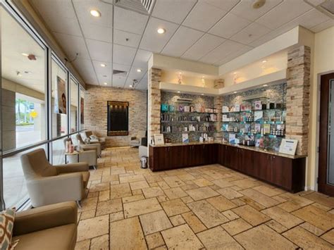 hand and stone pembroke pines.